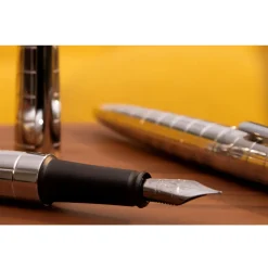 Levenger Diplomat Aero Rhomb Fountain Pen